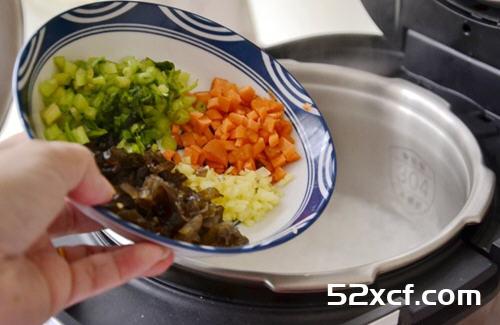 杂蔬瘦肉粥的家常做法
