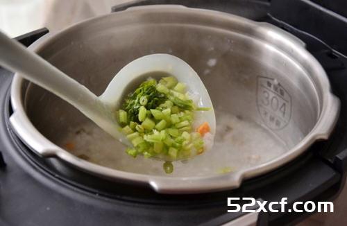 杂蔬瘦肉粥的家常做法