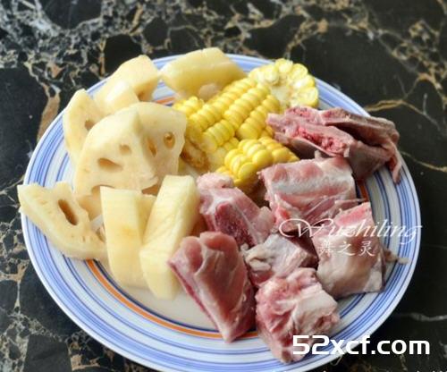莲藕玉米炖排骨的家常做法