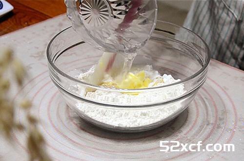 绿豆酥烤箱版的做法_图解在家用烤箱箱怎么做绿豆酥-我爱下厨房