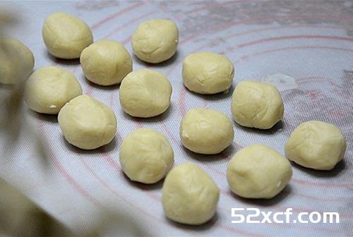 绿豆酥烤箱版的做法_图解在家用烤箱箱怎么做绿豆酥-我爱下厨房
