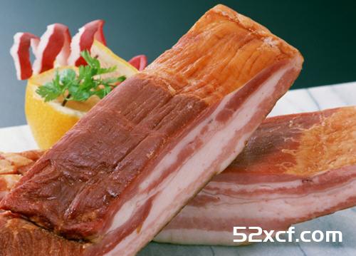 腊肉下雨多了发霉怎么处理？腊肉发霉了有很多白点还可以吃吗