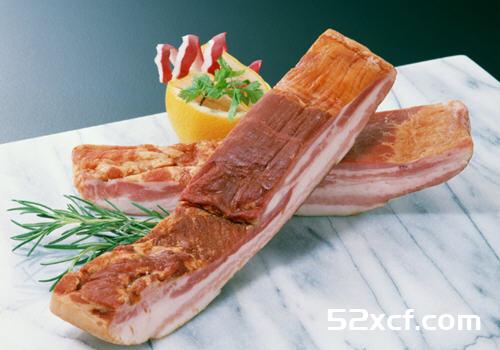 腊肉下雨多了发霉怎么处理？腊肉发霉了有很多白点还可以吃吗