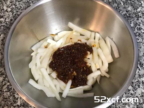 2天就能吃的家庭腌白萝卜条咸菜