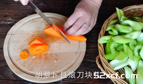清炖牛尾汤砂锅版
