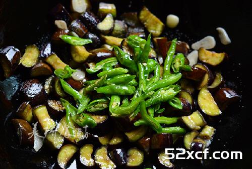 不用油炸青椒炒茄子