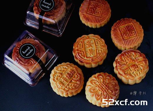 广东莲蓉蛋黄月饼的做法