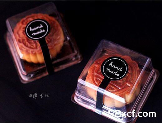 广东莲蓉蛋黄月饼的做法