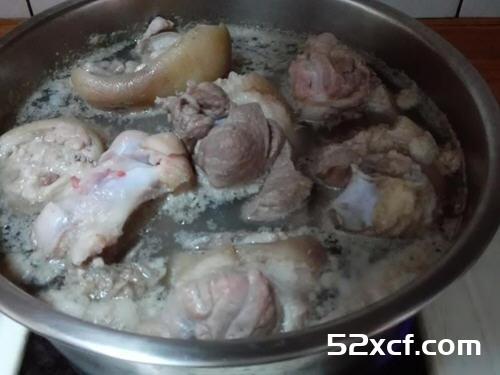 台湾猪脚面线的做法