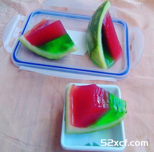 西瓜果冻块的做法