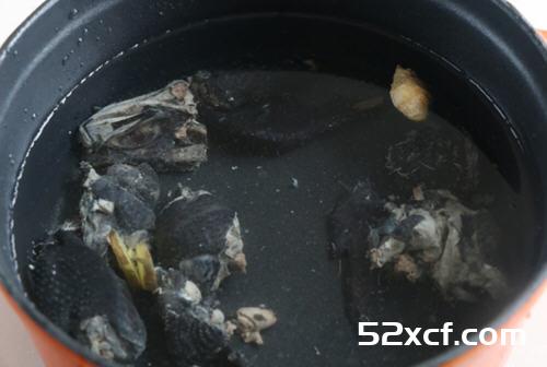 红枣山药乌鸡汤的做法