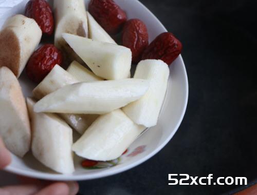 红枣山药乌鸡汤的做法