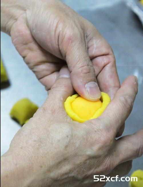 上海半岛酒店奶黄月饼配方和做法全程
