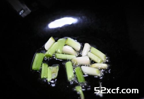 火腿炒年糕的做法