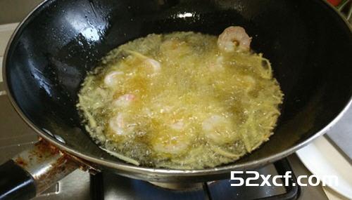 麻辣味的宫保虾球做法