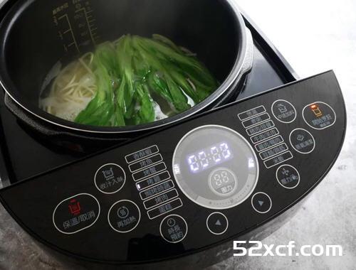 用电压力锅做番茄牛肉面