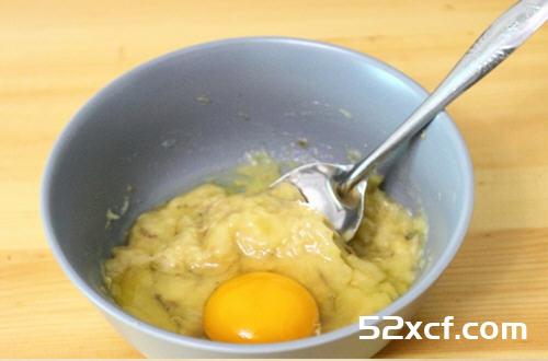 香蕉鸡蛋饼的做法