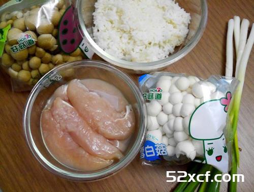 双菇滑鸡盖浇饭的做法