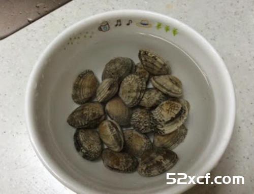整个番茄饭奶油蒜香蛤蛎版的做法