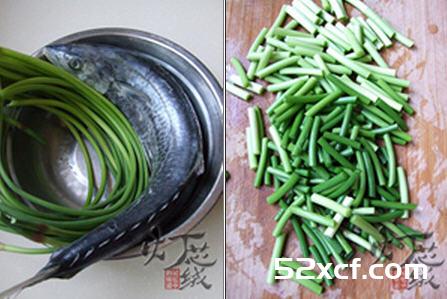 蒜薹烧鲅鱼的做法