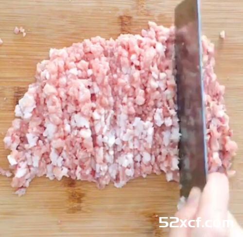 葱香鲜肉包子馅的做法