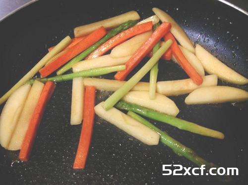 香苹鸡肉卷的做法