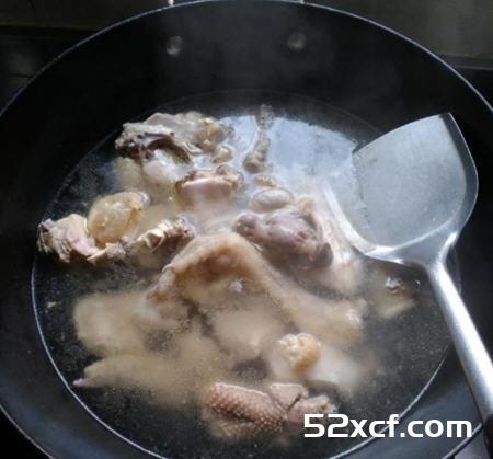 家常清炖鸡汤的
