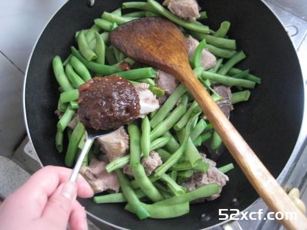豆角土豆炖排骨的做法