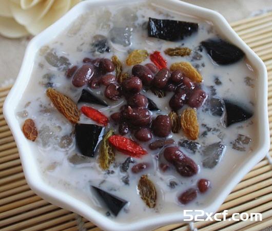 雪蛤烧仙草的做法