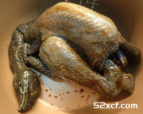 万用锅做香烤全鸡的方法