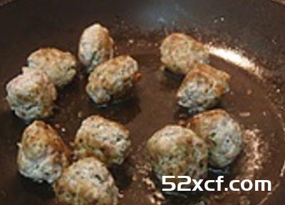 义式小肉丸番茄蔬菜汤的做法
