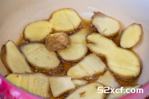古法桂圆酒香麻油鸡的做法