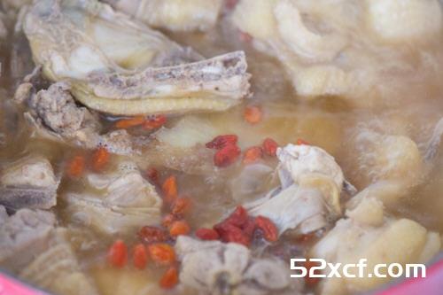 古法桂圆酒香麻油鸡的做法