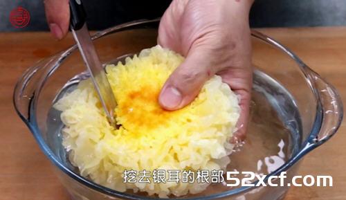 滋补银耳老鸡汤的做法