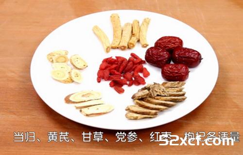 滋补银耳老鸡汤的做法