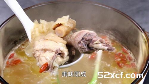 滋补银耳老鸡汤的做法