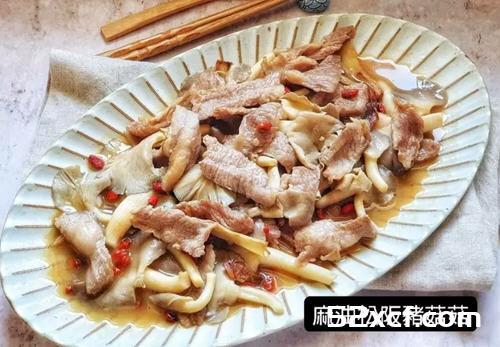 杏鲍菇炒松板肉的做法