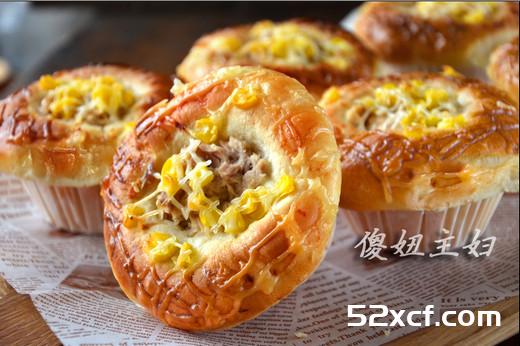 金枪鱼玉米面包的做法