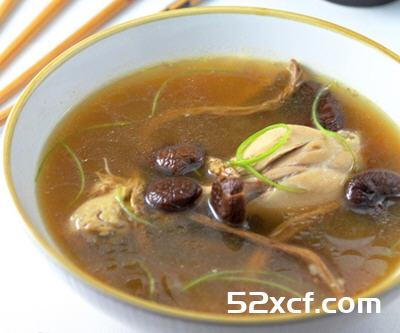 茶树菇煲鸡汤的做法