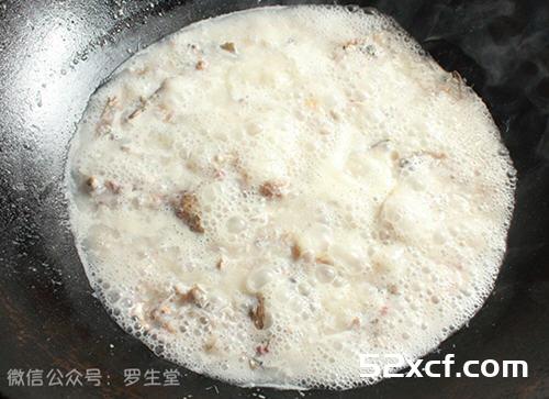 炖野生小鲫鱼汤的做法