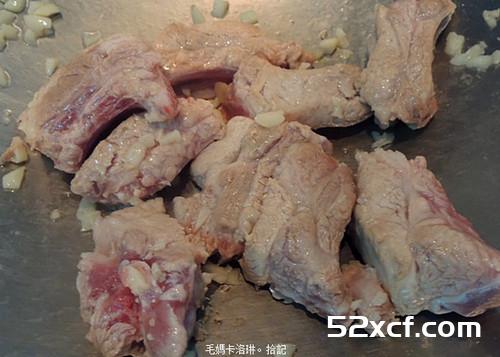 塔香茄酱烧排骨的做法