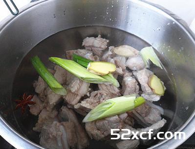 冬瓜粉丝排骨汤的做法