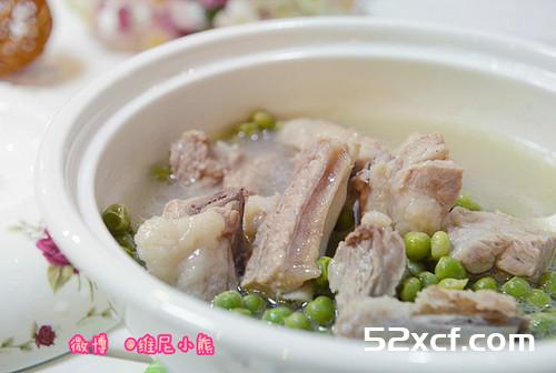 在家用慢火炖出美味营养排骨豆子汤