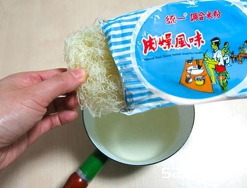 台式小卷鲜味米粉的做法