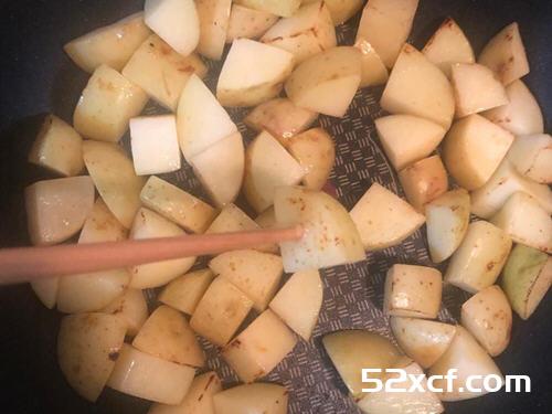 奶香金沙土豆块的做法