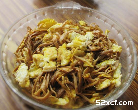 黄花菜炒鸡蛋的做法