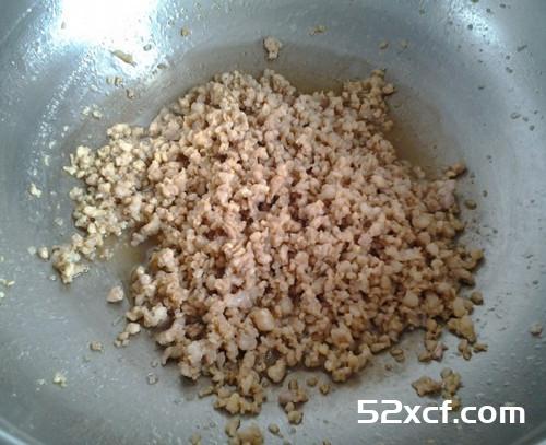 蒜苗猪肉饺子的做法