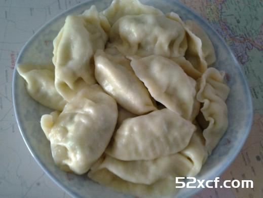 蒜苗猪肉饺子的做法