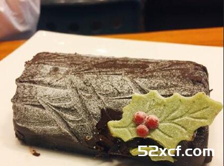 星巴克黑巧克力树根形蛋糕卖好吃