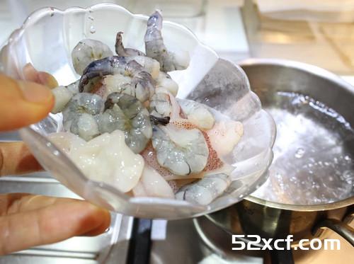 夏日微酸海鲜沙拉的做法